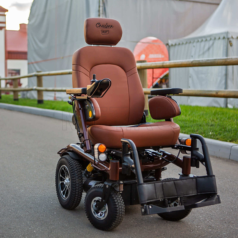 MET CRUISER 21 Кресло-коляска электрическая с сиденьем автомобильного типа коричневого цвета MET